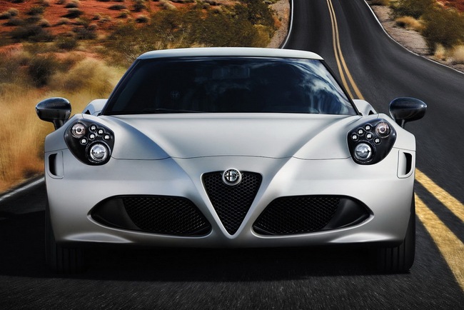 Chọn Alfa Romeo 4C hay Porsche Cayman? 1