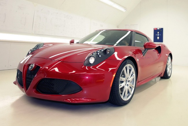 Chọn Alfa Romeo 4C hay Porsche Cayman? 5