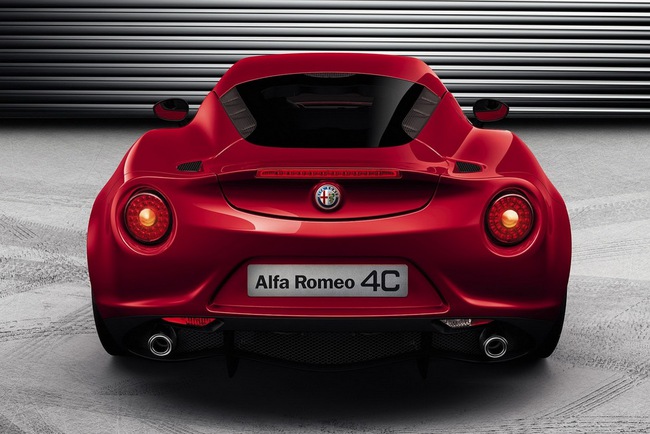 Chọn Alfa Romeo 4C hay Porsche Cayman? 13