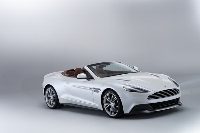 Aston Martin Vanquish Volante: Thể thao, quyến rũ và tự do 1