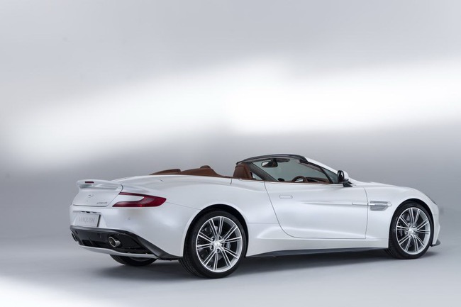 Aston Martin Vanquish Volante: Thể thao, quyến rũ và tự do 6