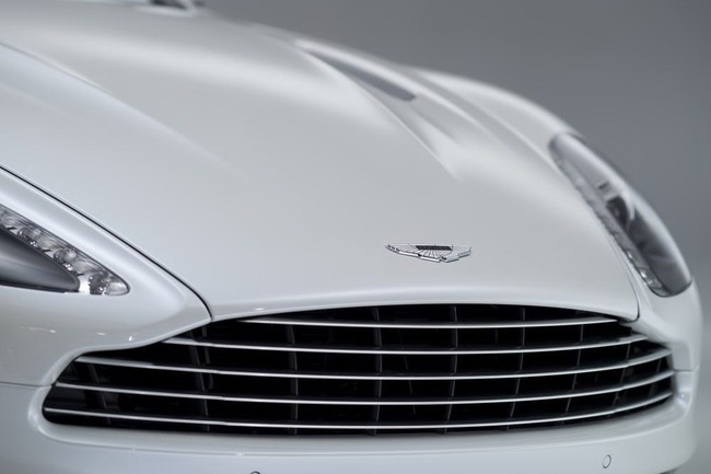 Aston Martin Vanquish Volante: Thể thao, quyến rũ và tự do 7