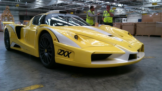 Ferrari Enzo ZXX "tắm hồ" đã lên đường về nhà 1