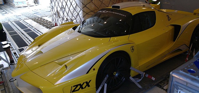 Quá trình hồi sinh Ferrari Enzo ZXX Evolution "tắm hồ" 11