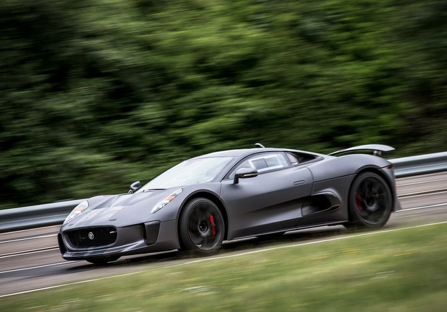 Sau vô-lăng siêu xe Jaguar C-X75 6