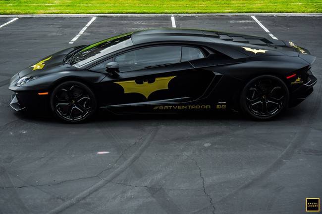 Tóc vàng "chơi trội" với Lamborghini Aventador phong cách Người dơi 9
