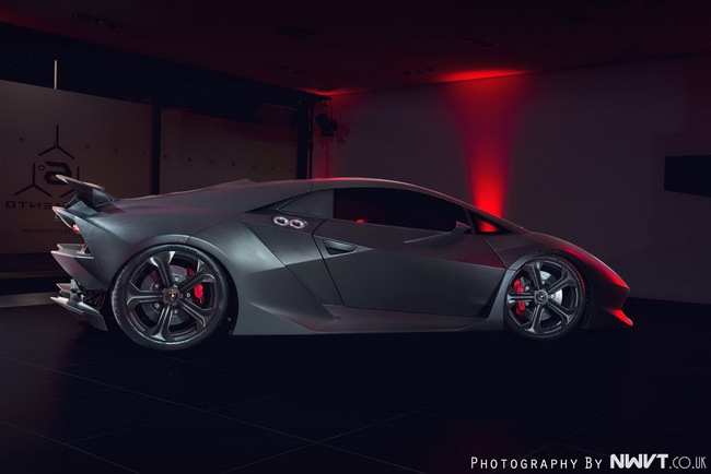 Lamborghini Sesto Elemento lần đầu khoe tài trên đường đua 4