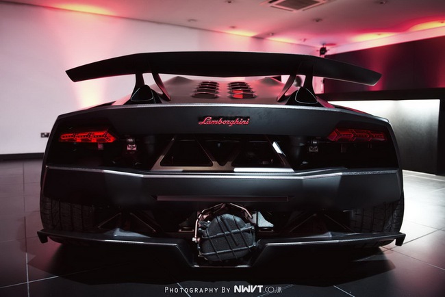 Lamborghini Sesto Elemento lần đầu khoe tài trên đường đua 6