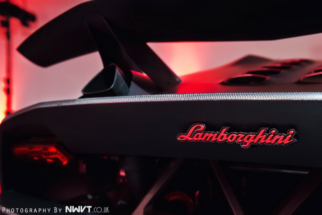 Lamborghini Sesto Elemento lần đầu khoe tài trên đường đua 11