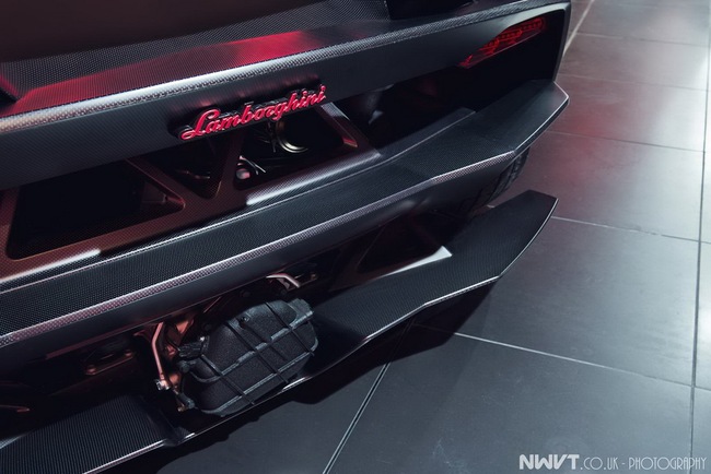 Lamborghini Sesto Elemento lần đầu khoe tài trên đường đua 13