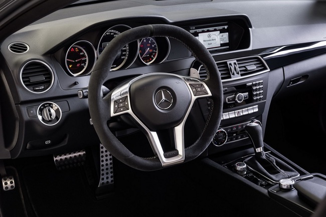 Mercedes-Benz công bố giá C63 AMG 507 Edition 8