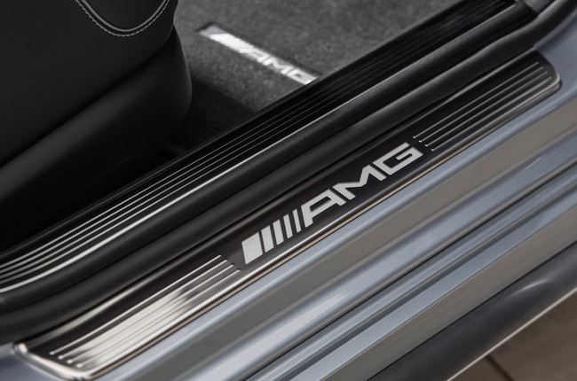 Mercedes-Benz S63 AMG 4MATIC: Sang trọng, mạnh mẽ và thể thao 39
