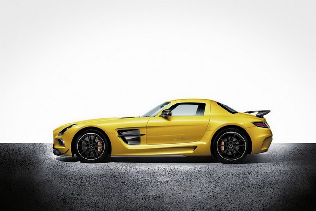 Công bố giá bán Mercedes-Benz SLS AMG Black Series 2