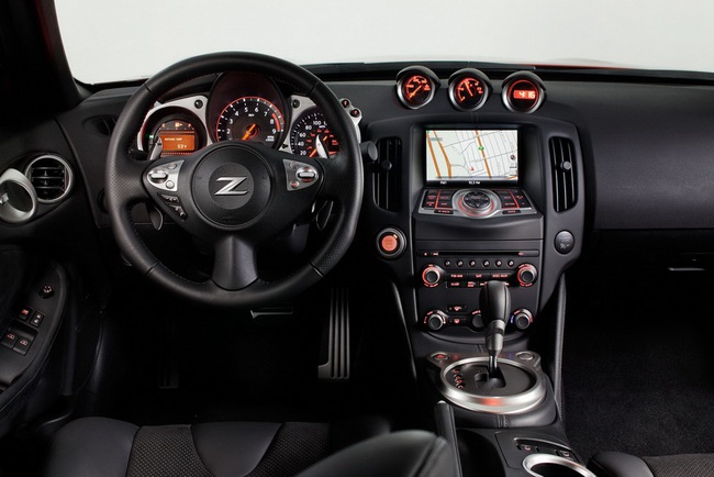Nissan 370Z 2014 giảm giá mạnh 11
