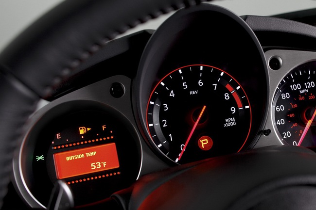 Nissan 370Z 2014 giảm giá mạnh 18