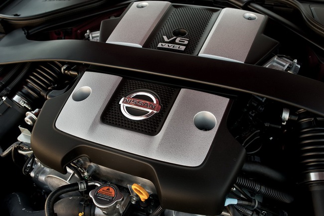Nissan 370Z 2014 giảm giá mạnh 20