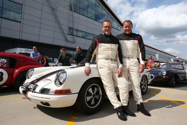 Lễ sinh nhật kỷ lục của Porsche 911 6