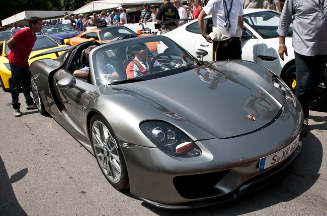 Porsche 918 Spyder trình diễn tại Goodwood 4