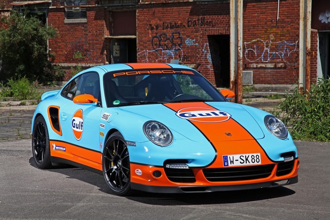 Một chiếc Porsche 911 Turbo màu mè và mạnh mẽ hơn 2