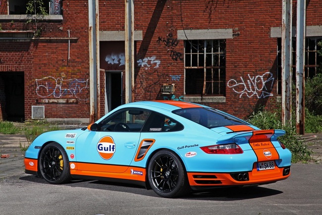 Một chiếc Porsche 911 Turbo màu mè và mạnh mẽ hơn 5