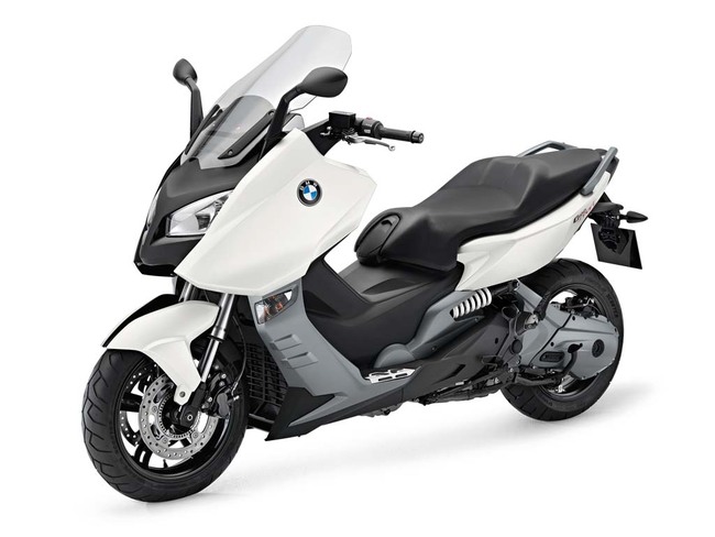 BMW công bố bản nâng cấp của hàng loạt mô tô 7