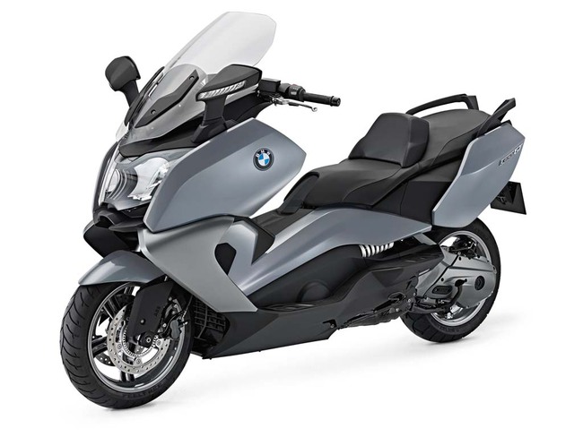BMW công bố bản nâng cấp của hàng loạt mô tô 9
