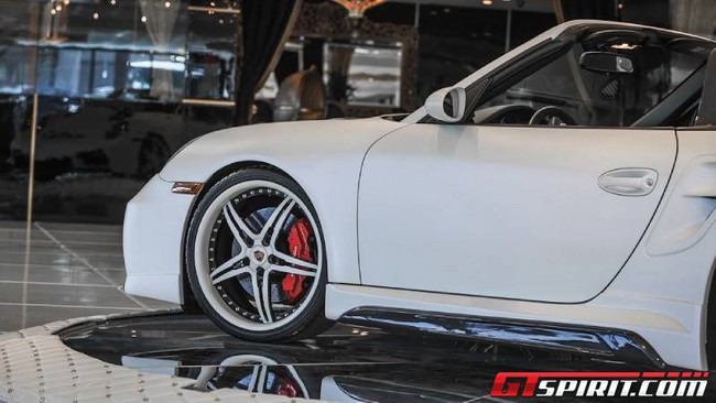 Porsche 997 Turbo Cabriolet bản độ trắng tinh khôi của Couture Customs 12