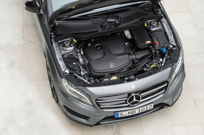 Mercedes-Benz GLA-Class: Sẵn sàng nghênh chiến Range Rover Evoque 13