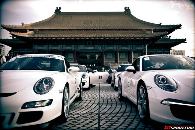 Hình ảnh đẹp của hành trình Porsche 911 World Tour đặc biệt 2