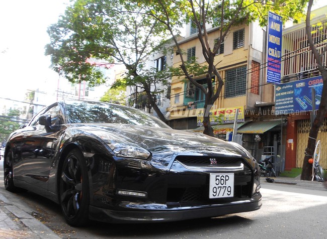 Nissan GTR độ carbon ở Sài Gòn 3