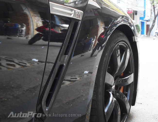 Nissan GTR độ carbon ở Sài Gòn 4