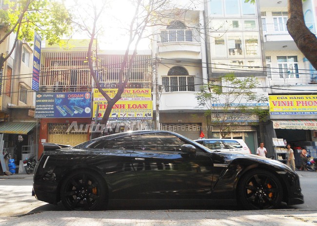 Nissan GTR độ carbon ở Sài Gòn 8