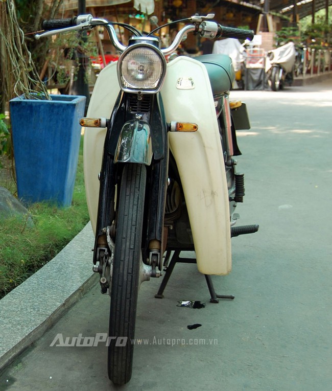 Những chiếc xe máy “Quý bà” đình đám Sài Gòn một thuở 10
