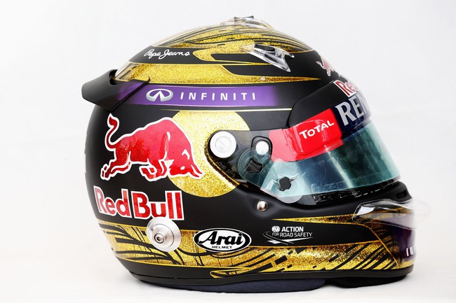 Mũ bảo hiểm vàng của Vettel lập kỷ lục đấu giá 1 Mũ bảo hiểm vàng của Vettel lập kỷ lục đấu giá 1