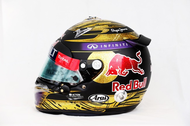 Mũ bảo hiểm vàng của Vettel lập kỷ lục đấu giá 3