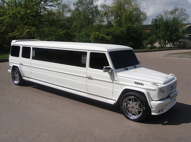 Thảm họa xe dâu G-Class Limousine 8 Thảm họa xe dâu G-Class Limousine 8