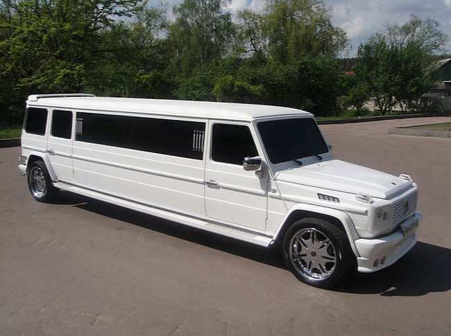 Thảm họa xe dâu G-Class Limousine 8