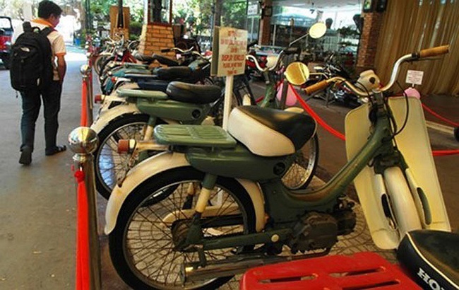 Nữ đại gia đam mê xế cổ 10