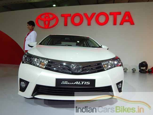 Đánh giá ban đầu về 2015 Toyota Corolla Altis    1