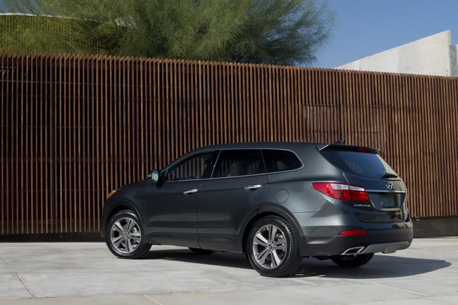 Hyundai ch&iacute;nh thức giới thiệu Santa Fe 2013 5