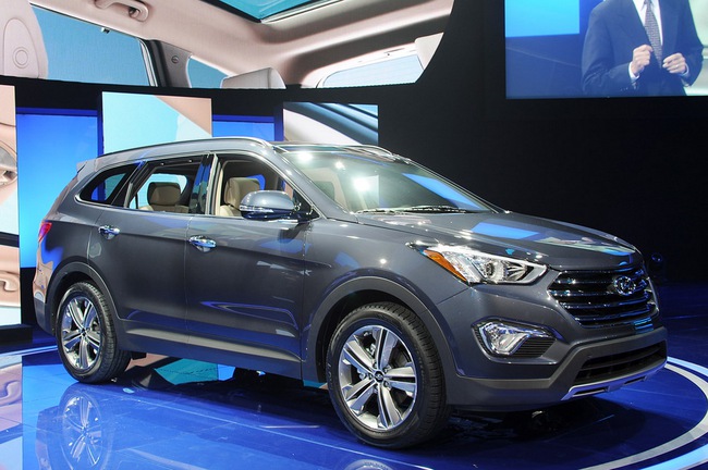 Hyundai ch&iacute;nh thức giới thiệu Santa Fe 2013 17