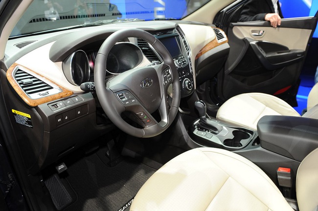 Hyundai ch&iacute;nh thức giới thiệu Santa Fe 2013 23