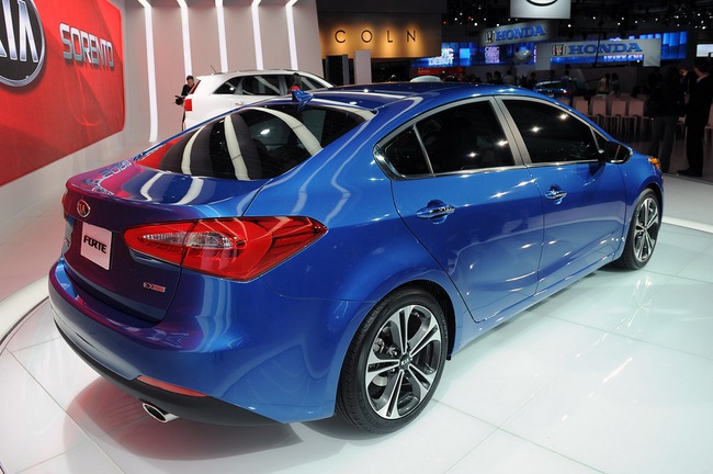 Kia ​​Forte Sedan ch&iacute;nh thức ra mắt tại Los Angeles 4
