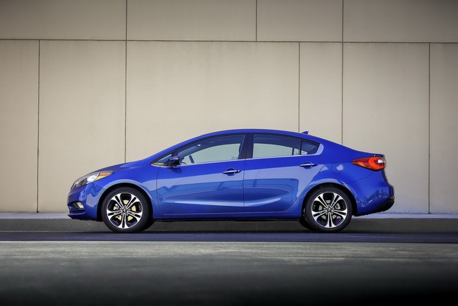Kia ​​Forte Sedan ch&iacute;nh thức ra mắt tại Los Angeles 20