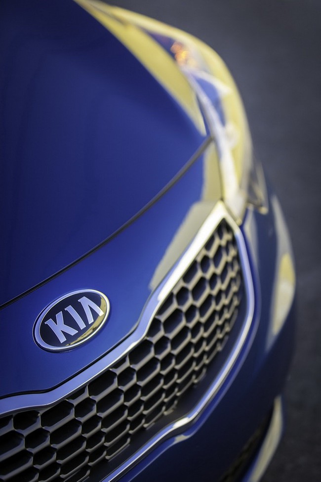 Kia ​​Forte Sedan ch&iacute;nh thức ra mắt tại Los Angeles 24