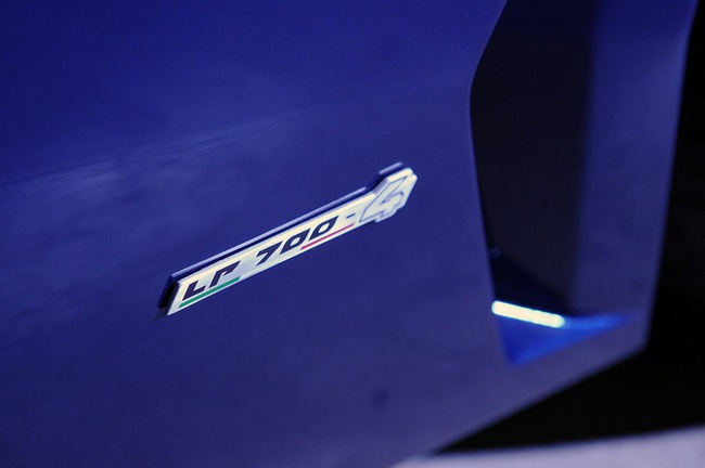 Aventador LP700-4 Roadster lần đầu ra mắt công chúng 12