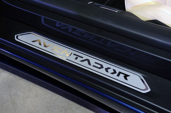 Aventador LP700-4 Roadster lần đầu ra mắt công chúng 28