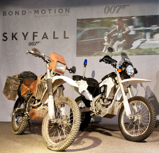 Chiếc Honda CRF450R của James Bond có giá 101.400 Bảng 4 Chiếc Honda CRF450R của James Bond có giá 101.400 Bảng 4