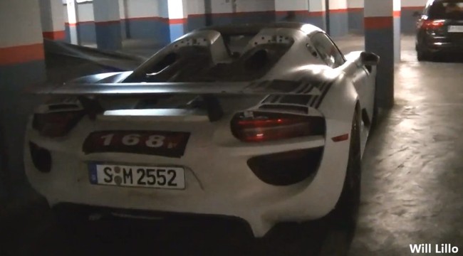 Video: Ba chiếc Porsche 918 Spyder c&ugrave;ng về một "chuồng" 2