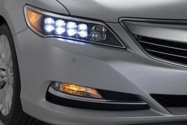 Video: Acura khoe bộ đèn pha “20 mắt” của RLX 3